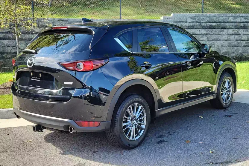 2017 Mazda CX-5 Touring photo 1