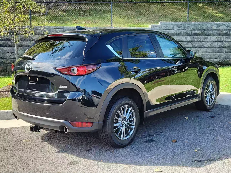 2017 Mazda CX-5 Touring photo 1