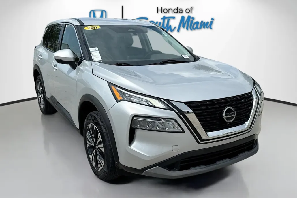 2021 Nissan Rogue SV photo 1