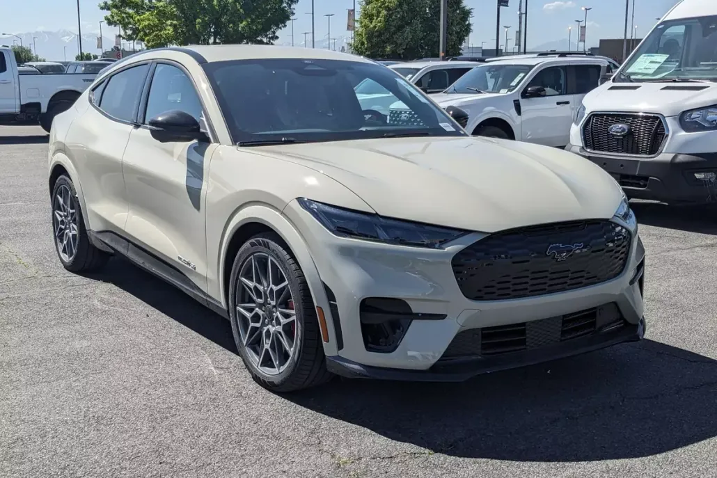 2025 Ford Mustang Mach-E GT photo 1
