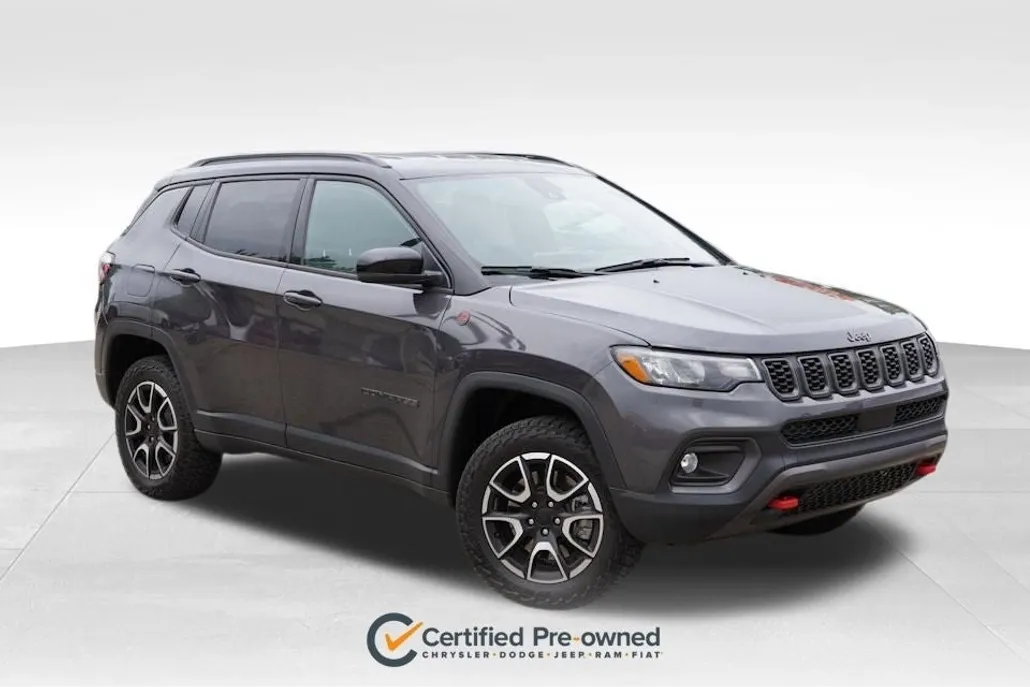 2024 Jeep Compass Trailhawk photo 1
