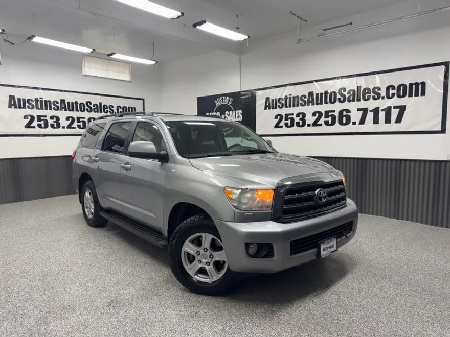 2013 Toyota Sequoia SR5 photo 1