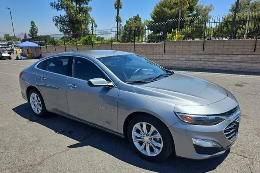 2023 Chevrolet Malibu 1LT photo 1