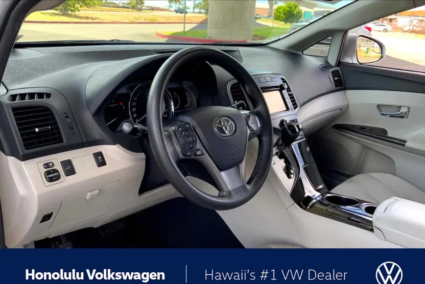 2014 Toyota Venza LE photo 1