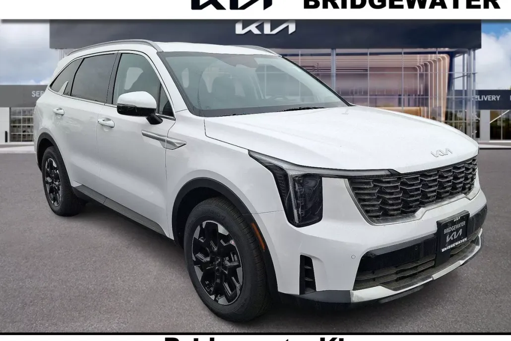 2025 Kia Sorento S photo 1