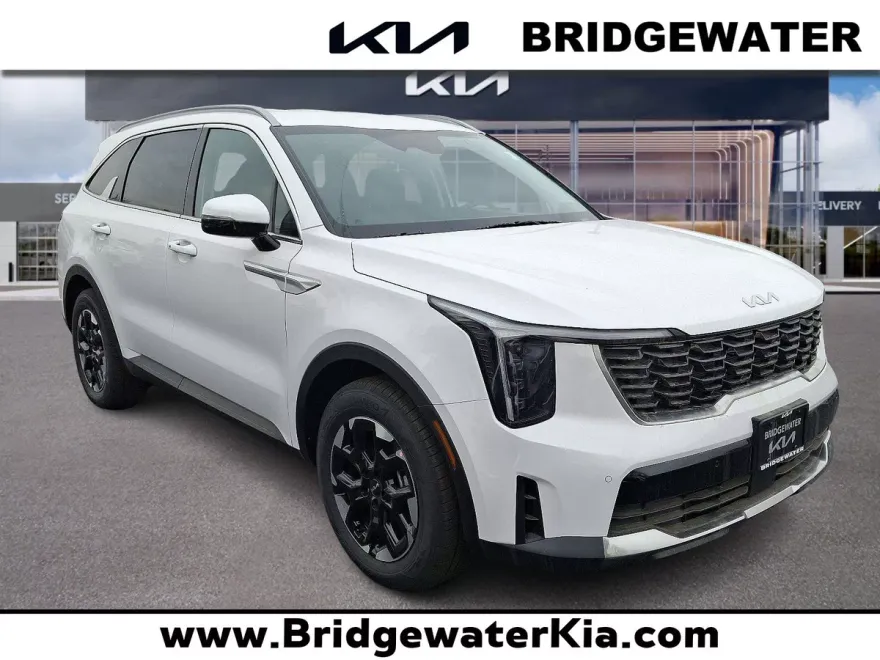 2025 Kia Sorento S photo 1