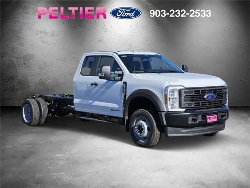 2025 Ford F-550 photo 1