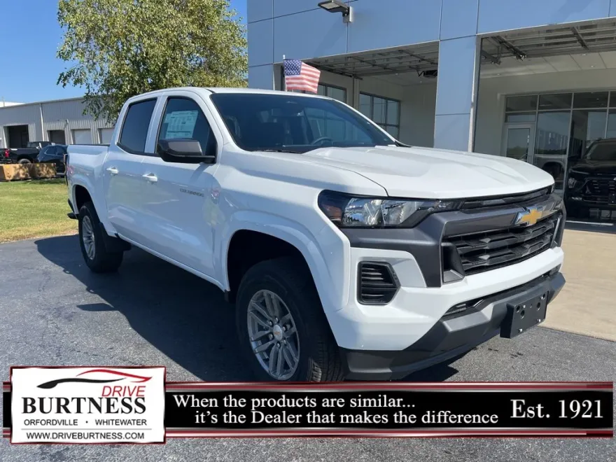 2026 Chevrolet Colorado LT photo 1