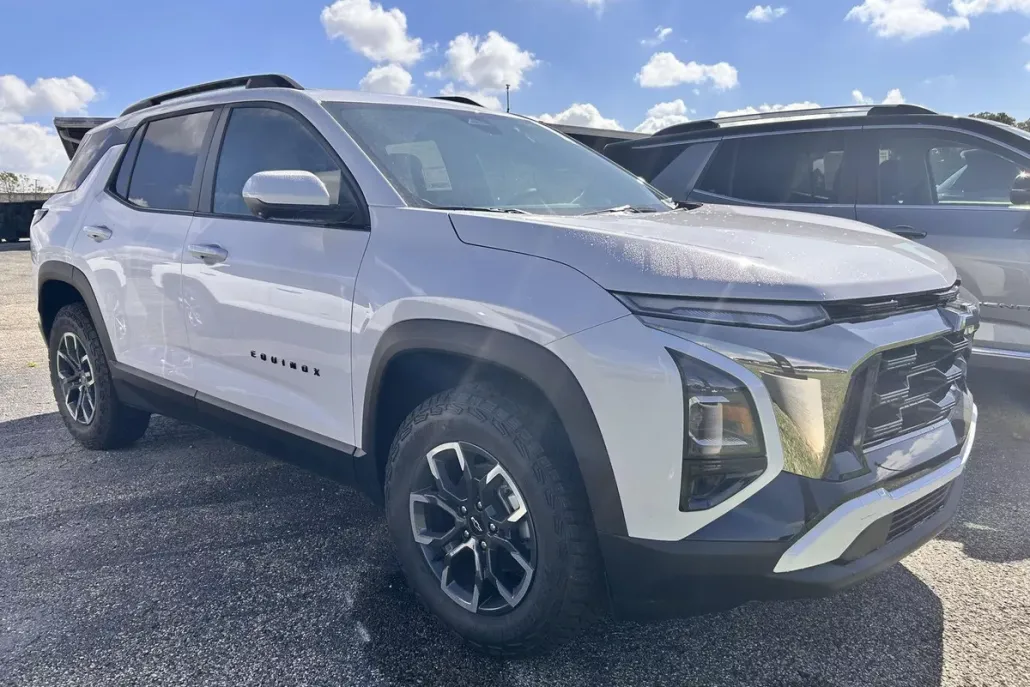2026 Chevrolet Equinox ACTIV photo 1