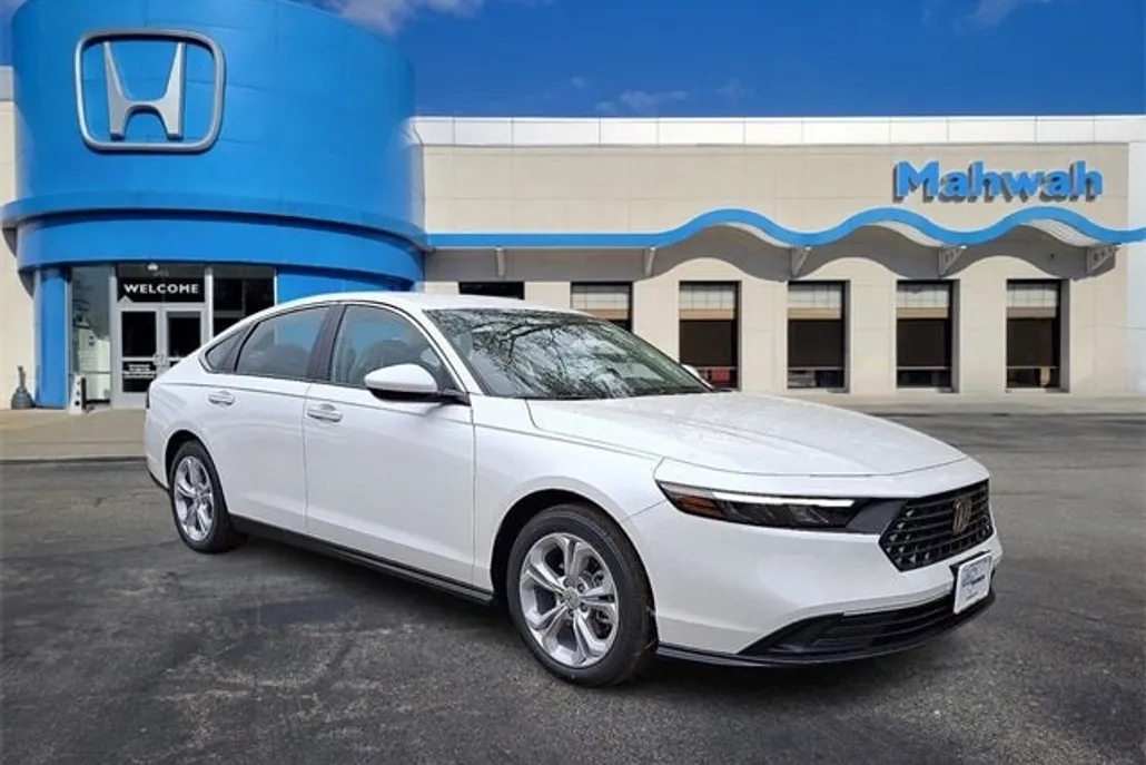 2025 Honda Accord LX photo 1