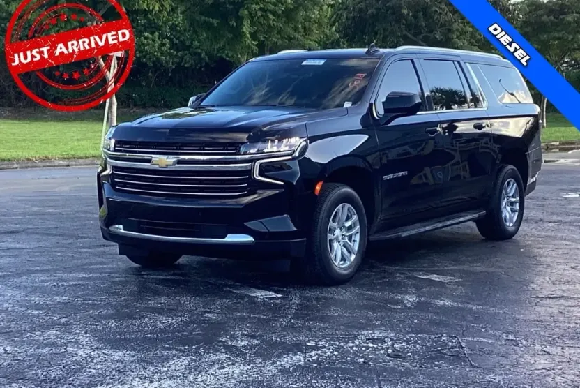 2023 Chevrolet Suburban LT photo 1