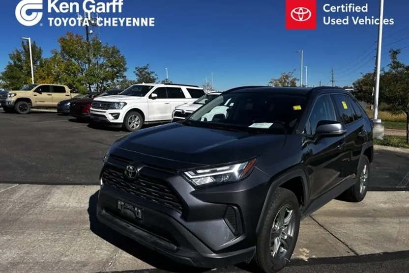 2024 Toyota RAV4 XLE photo 1