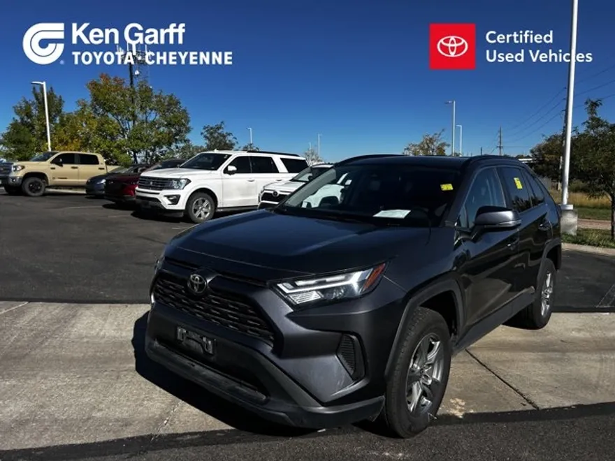 2024 Toyota RAV4 XLE photo 1