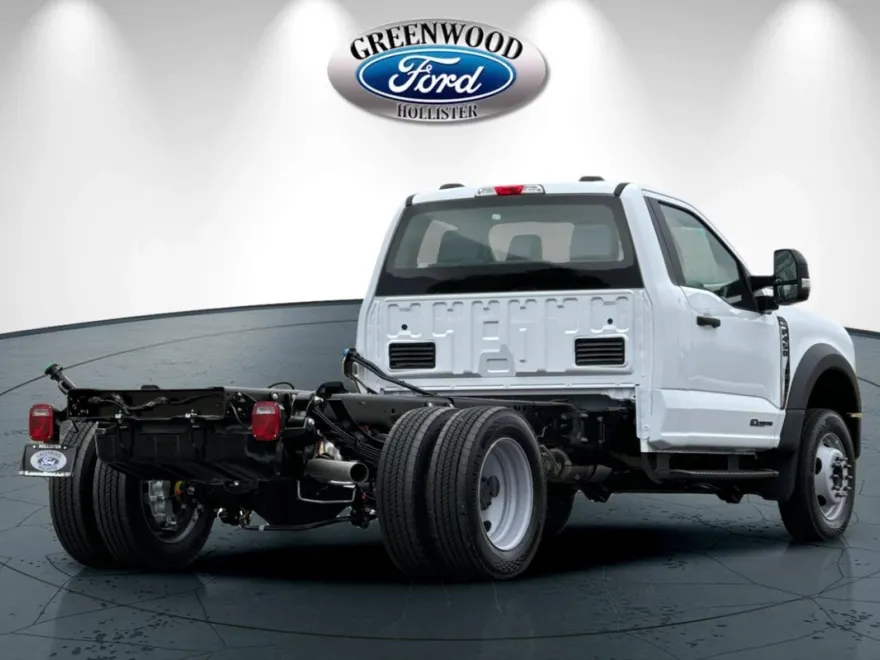 2025 Ford F-450 photo 1