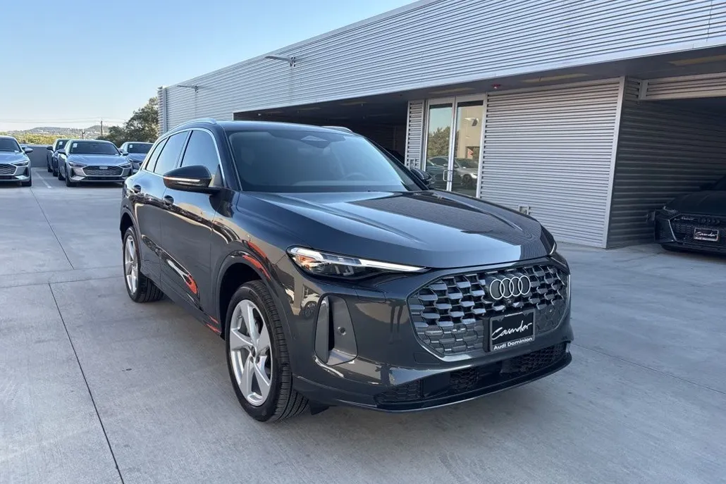 2025 Audi Q5 2.0T Premium Plus photo 1