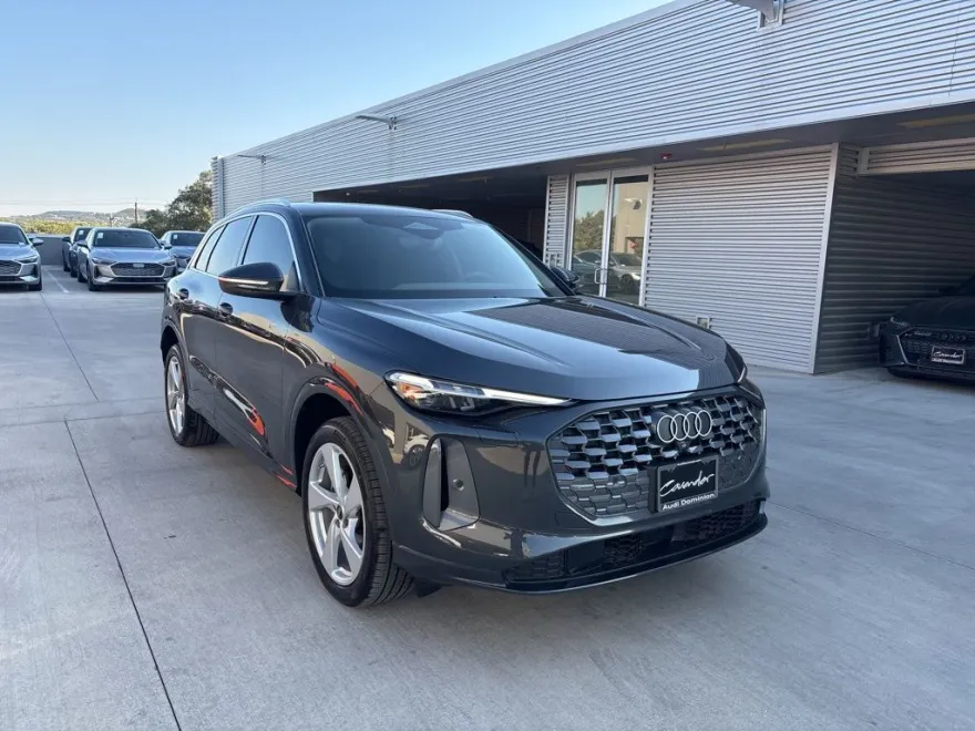 2025 Audi Q5 2.0T Premium Plus photo 1