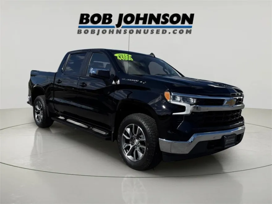 2024 Chevrolet Silverado 1500 LT photo 1