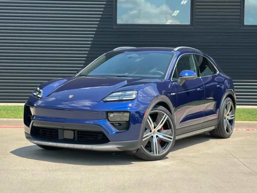 2025 Porsche Macan Electric photo 1