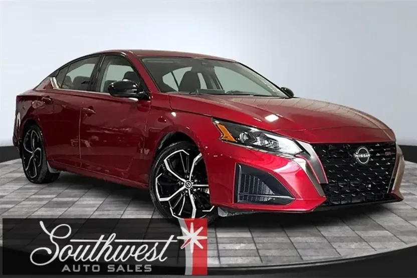 2023 Nissan Altima 2.5 SR photo 1