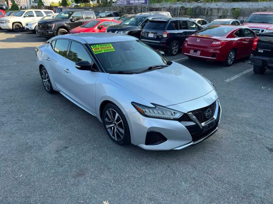 2020 Nissan Maxima SV photo 1