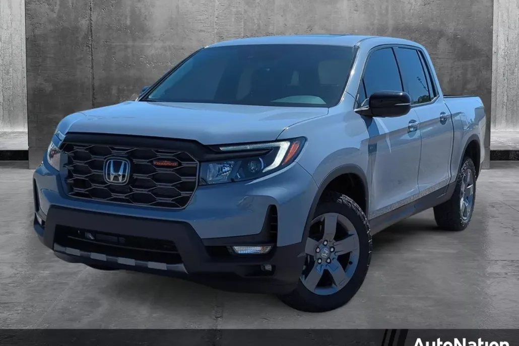2025 Honda Ridgeline TrailSport photo 1