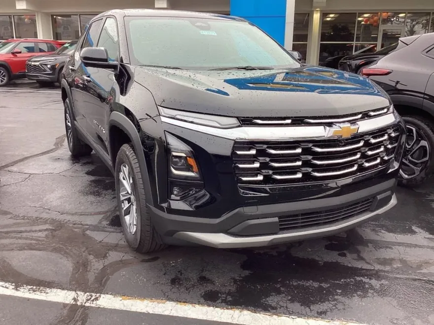 2026 Chevrolet Equinox LT photo 1