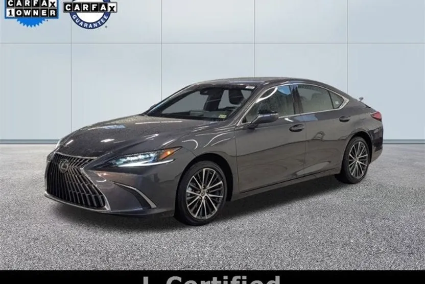 2023 Lexus ES 300h photo 1