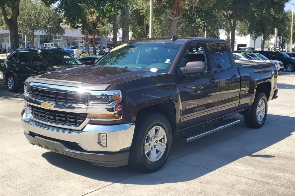 2016 Chevrolet Silverado 1500 LT photo 1