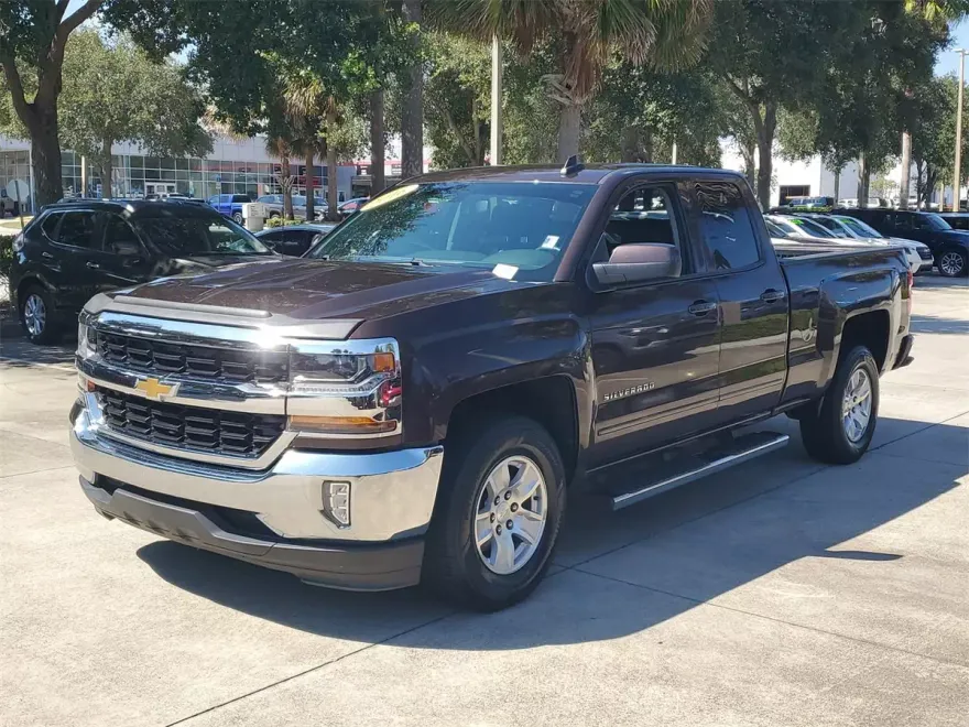 2016 Chevrolet Silverado 1500 LT photo 1