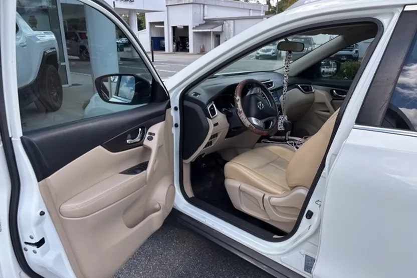 2016 Nissan Rogue S photo 1