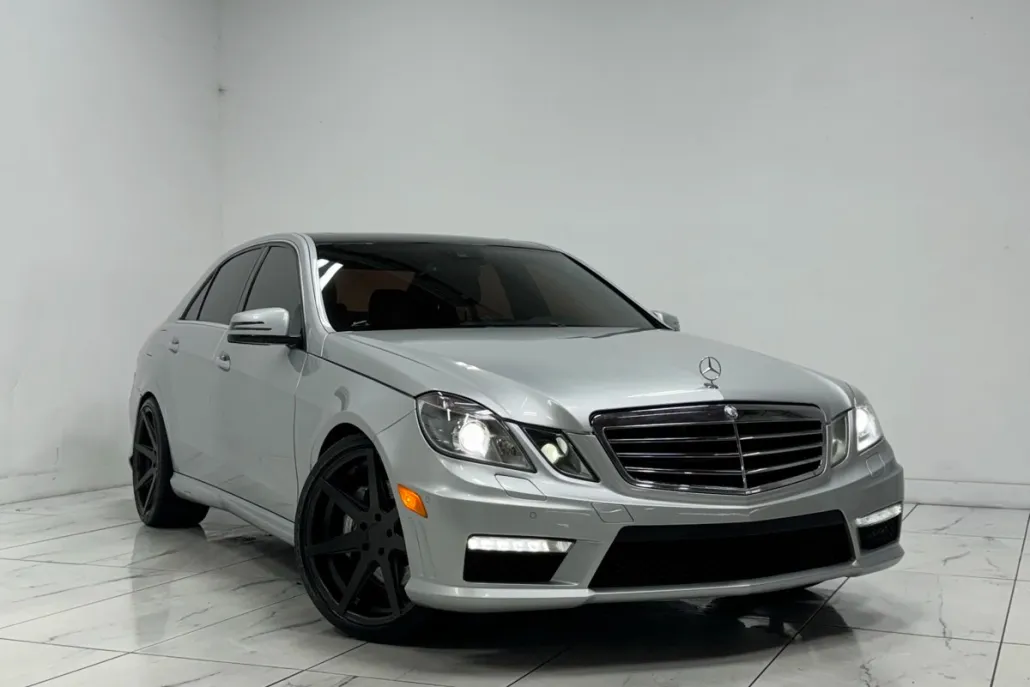 2010 Mercedes Benz E 63 AMG photo 1