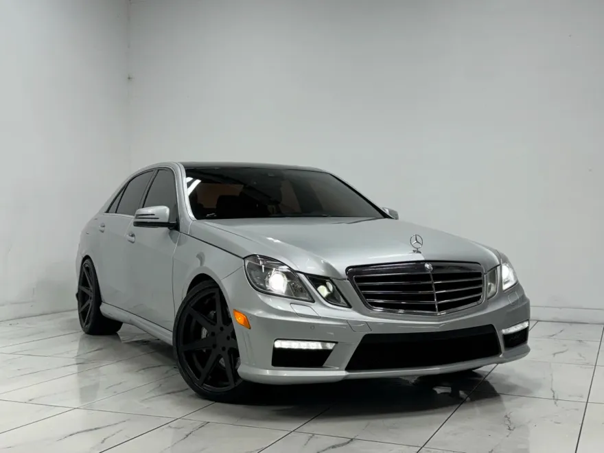 2010 Mercedes Benz E 63 AMG photo 1