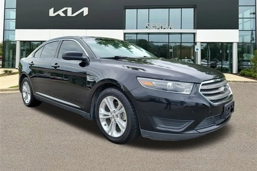 2016 Ford Taurus SE photo 1