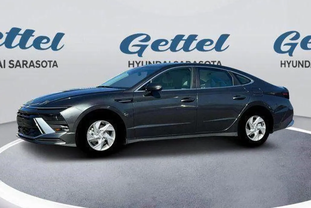 2025 Hyundai Sonata SE photo 1