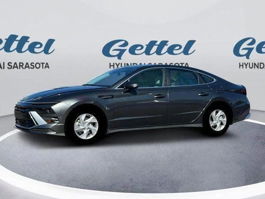 2025 Hyundai Sonata SE photo 1