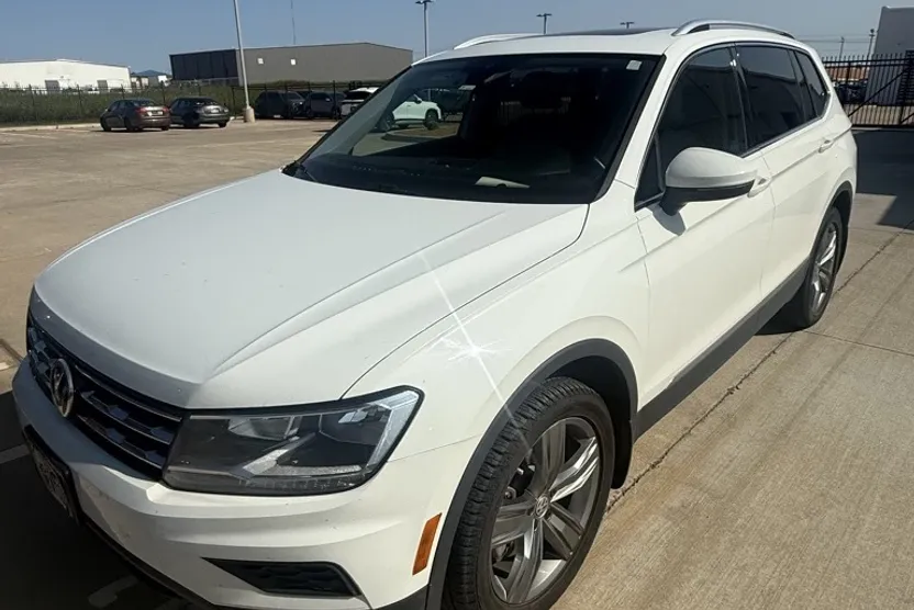 2021 Volkswagen Tiguan R-Line Black SEL photo 1