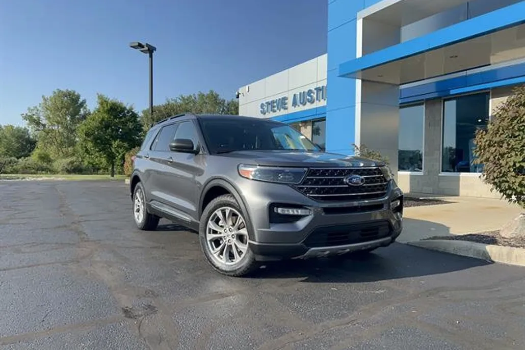 2022 Ford Explorer XLT photo 1