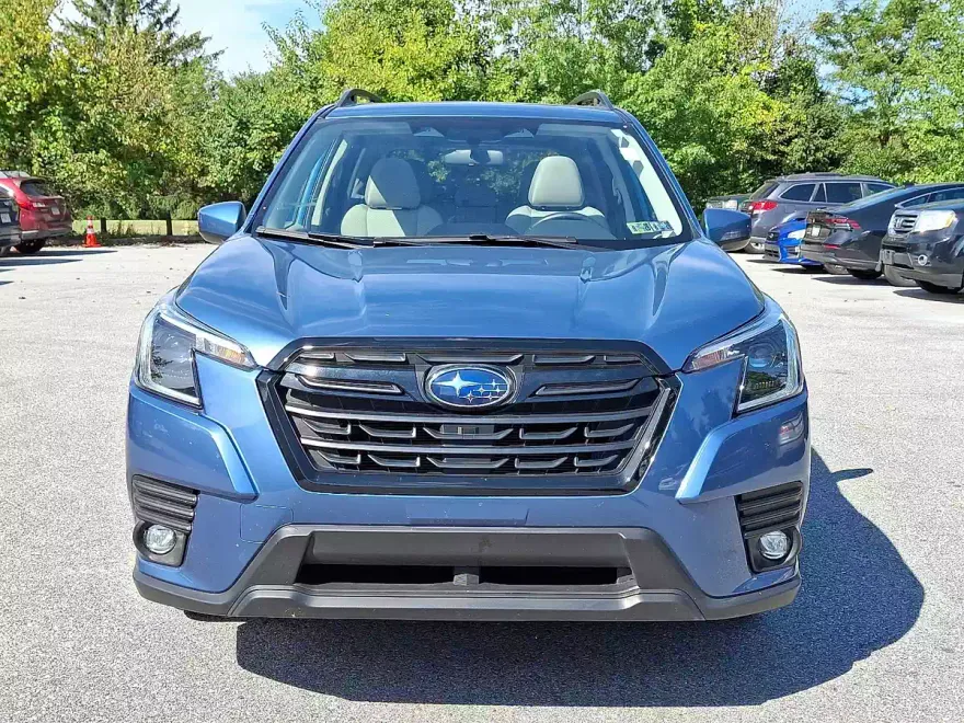 2024 Subaru Forester Premium Base photo 1