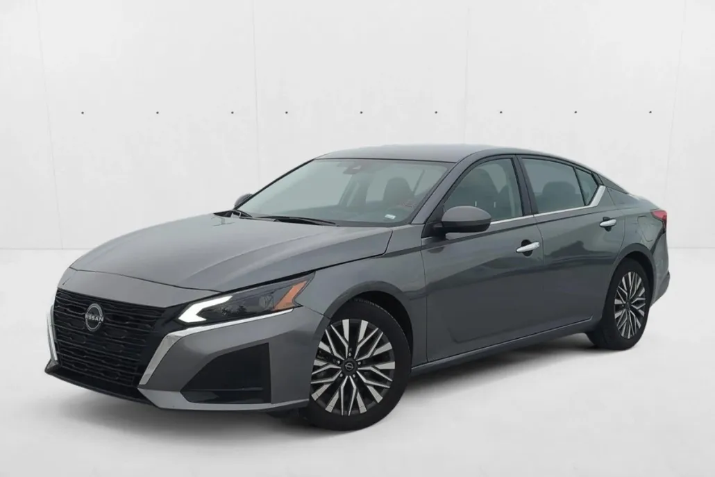 2023 Nissan Altima 2.5 SV photo 1