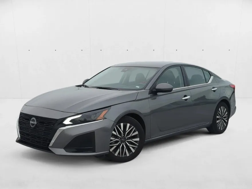 2023 Nissan Altima 2.5 SV photo 1