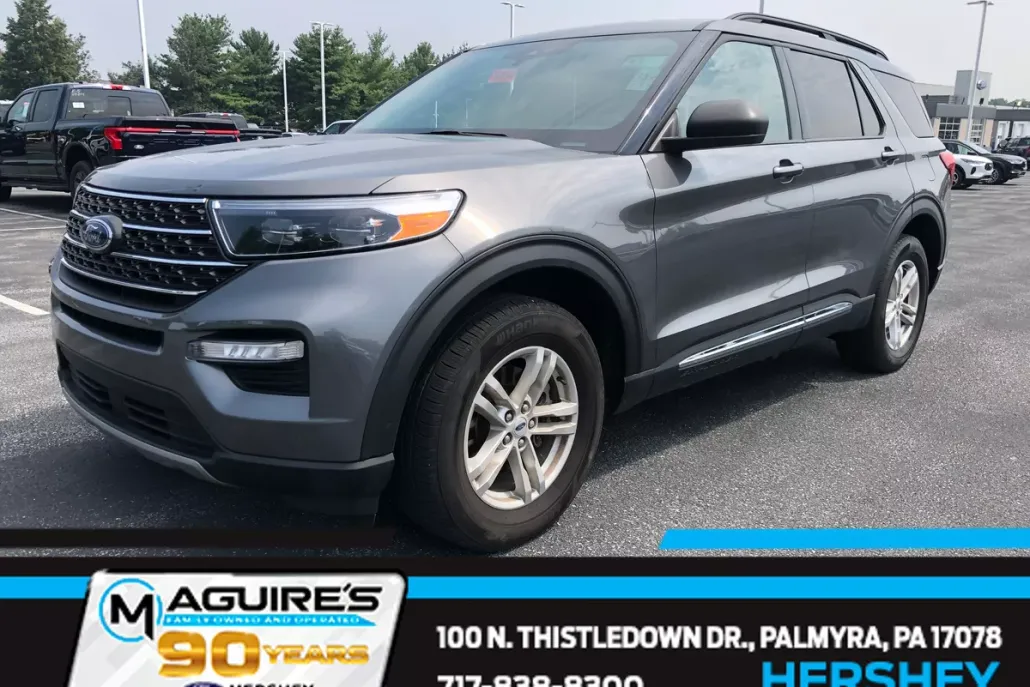 2023 Ford Explorer XLT photo 1