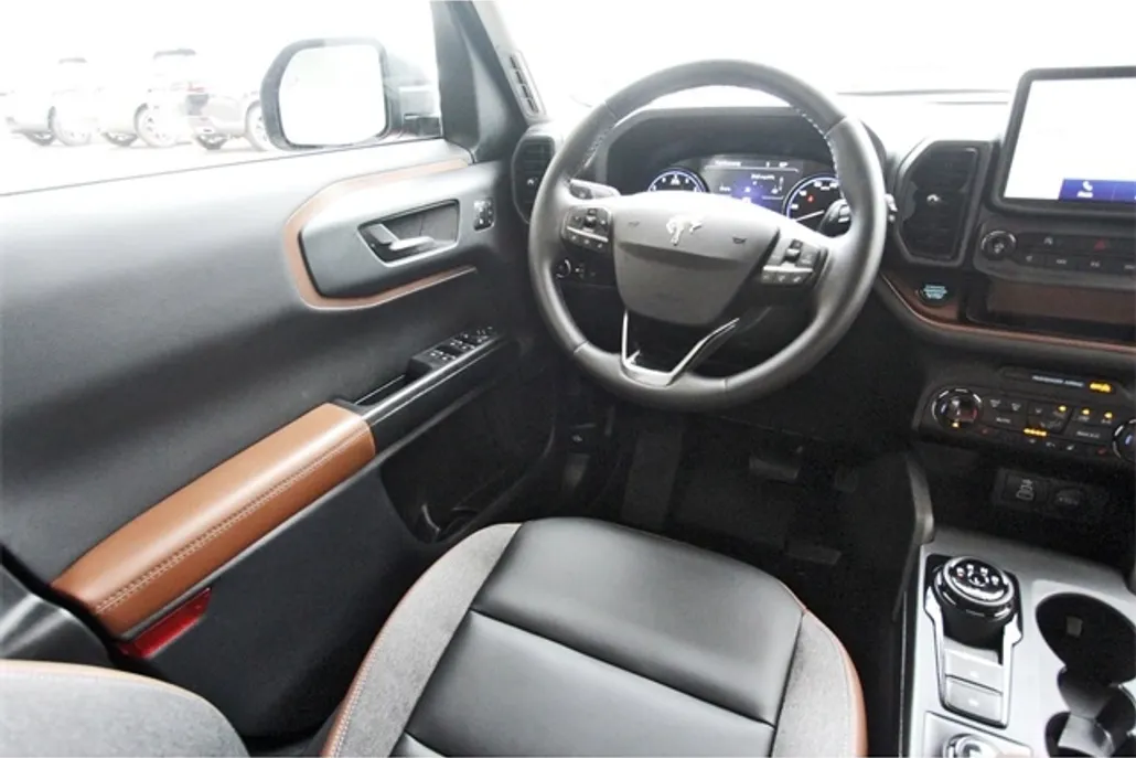 2024 Ford Bronco Sport Outer Banks photo 1