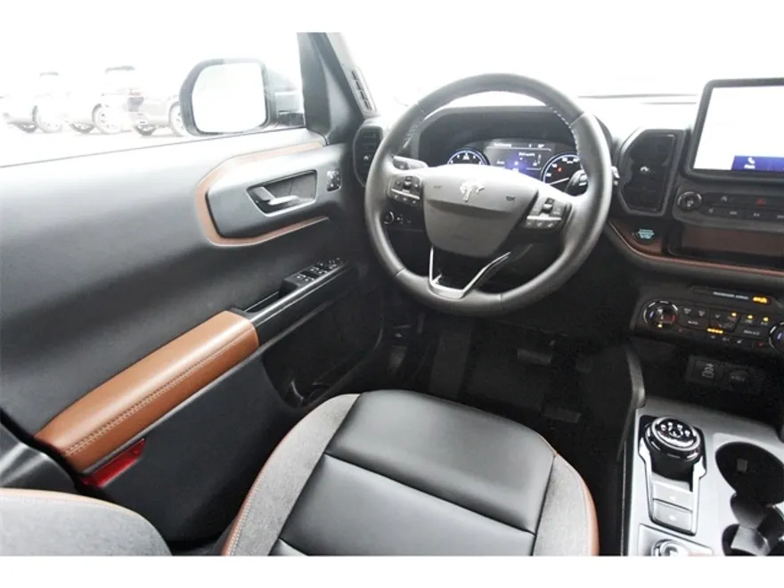 2024 Ford Bronco Sport Outer Banks photo 1