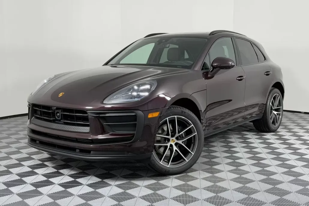 2026 Porsche Macan T photo 1