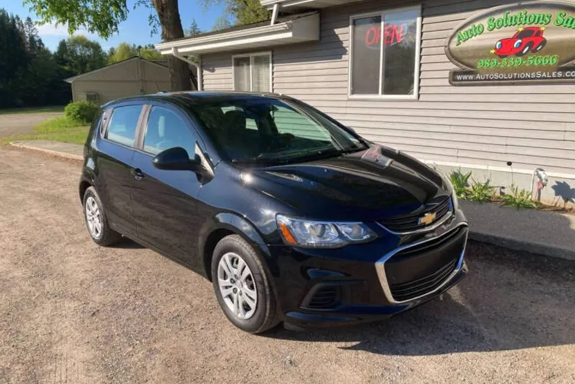2020 Chevrolet Sonic LT photo 1