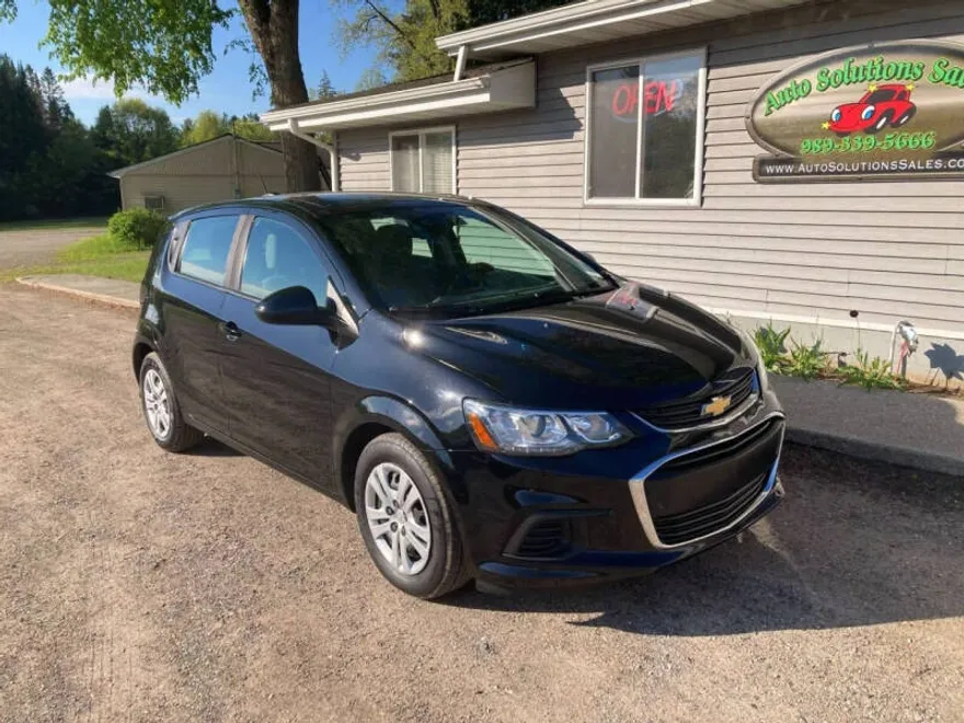 2020 Chevrolet Sonic LT photo 1