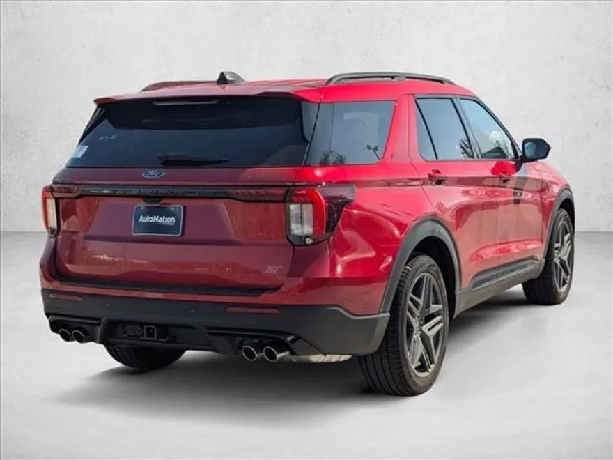 2025 Ford Explorer ST photo 1