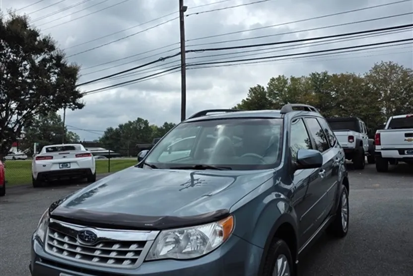 2011 Subaru Forester Limited photo 1