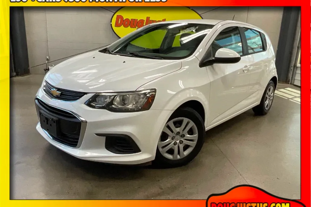 2017 Chevrolet Sonic LT photo 1