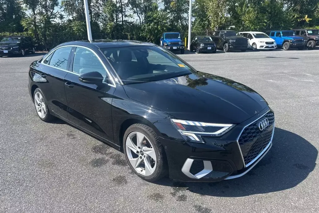 2023 Audi A3 40 Prestige photo 1